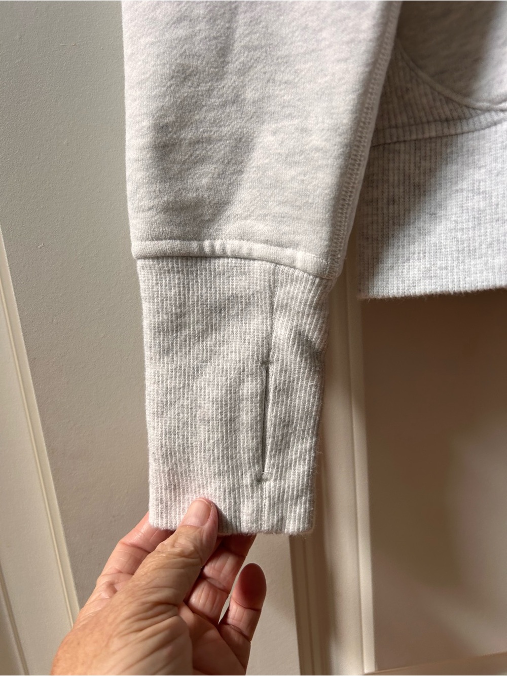 Lululemon Light Grey Scuba Hoodie in Light Heathered Grey. SZ 6. Full zip. EUC - Picture 3 of 9